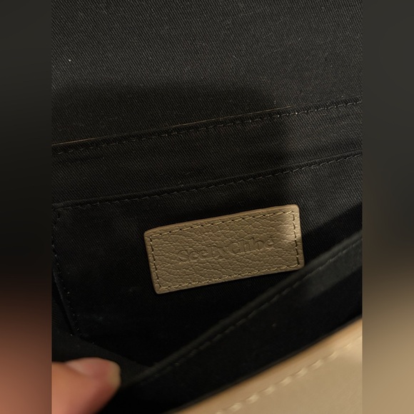 See By Chloe Small Hanna Leather Crossbody bag in Motty grey/gold - Picture 4 of 8